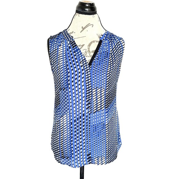 Banana Republic Womens Blouse Size XS Sleeveless Top V Neckline Blue White Print - Picture 4 of 12